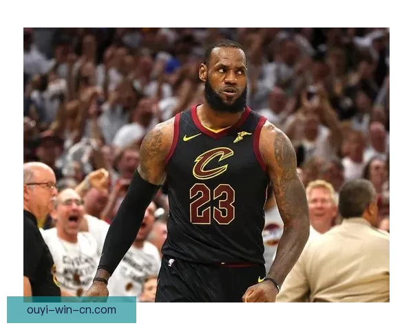 詹姆斯对阵魔术穿上历史出场王纪念球鞋1612数字见证里程碑时刻